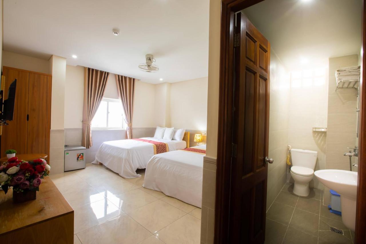 California Hotel Ho Chi Minh City Exterior photo