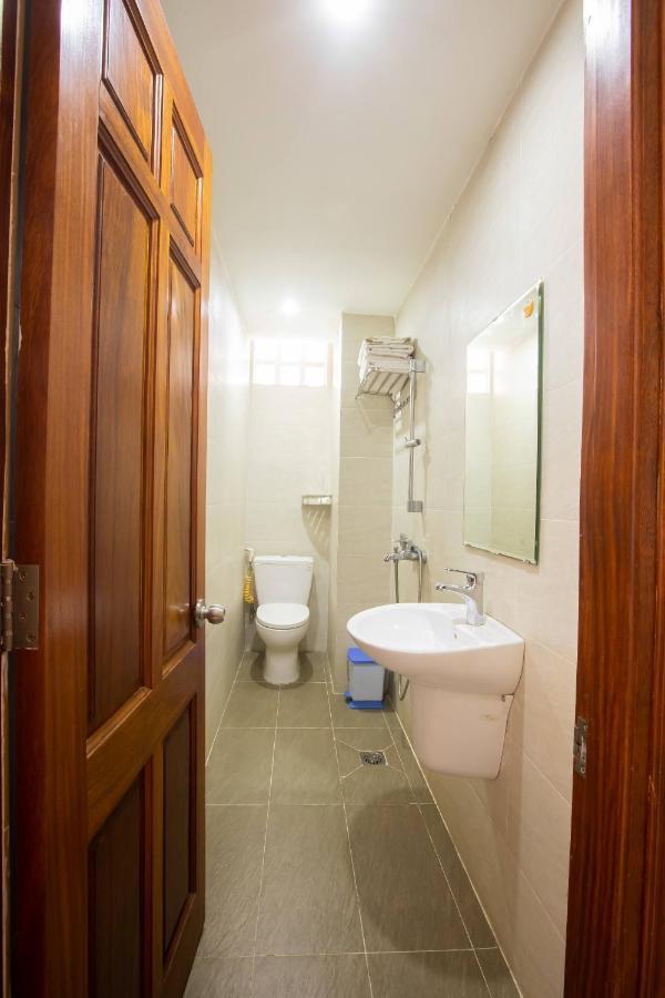 California Hotel Ho Chi Minh City Exterior photo